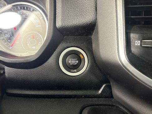 Used 2022 RAM 1500 Big Horn AWD/4WD image 23