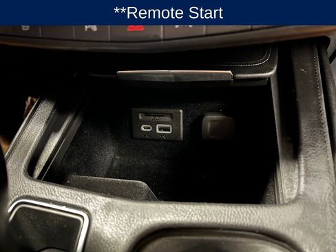 Used 2023 Cadillac XT4 Premium Luxury image 11