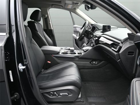 Used 2024 Acura MDX SH-AWD w/ Technology Package image 16