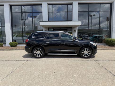 Used 2017 Buick Enclave Leather w/ Enclave Sport Touring Edition AWD/4WD image 3
