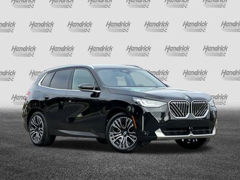 Used 2025 BMW X3 xDrive30i w/ Premium Package image 2