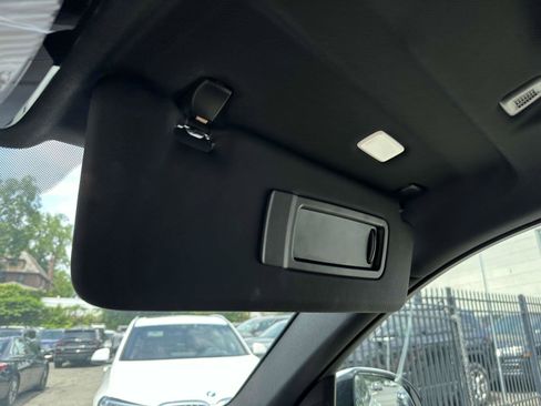 Used 2021 BMW X5 xDrive40i w/ Premium Essential Package image 28