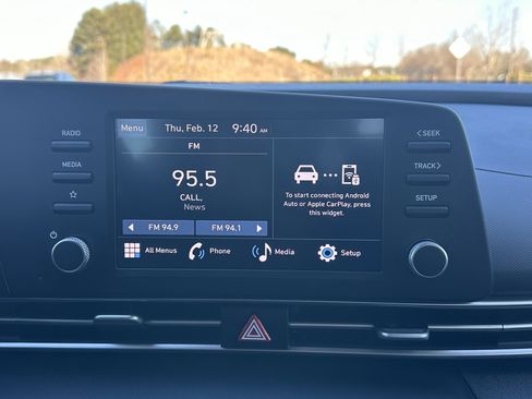 Used 2025 Hyundai Elantra SE image 28