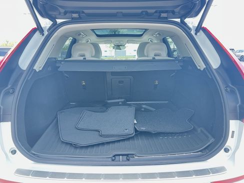 Certified 2023 Volvo XC60 B5 Plus w/ Climate Package AWD/4WD image 34