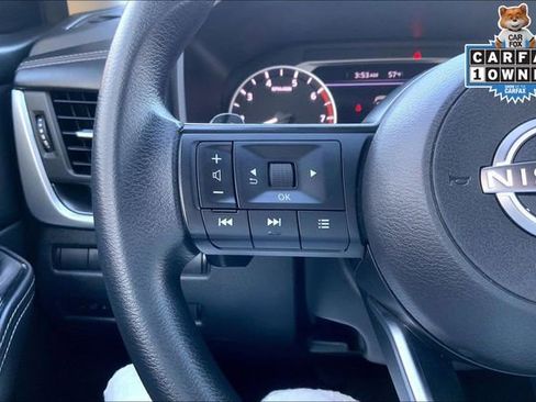 Used 2024 Nissan Rogue SV image 17