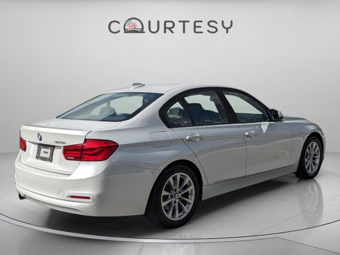 Used 2017 BMW 320i Sedan image 5