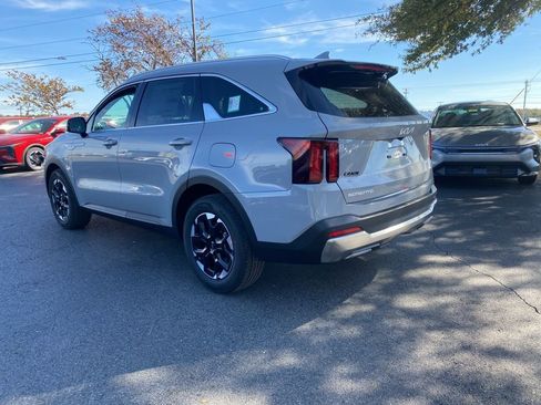 New 2026 Kia Sorento S image 5