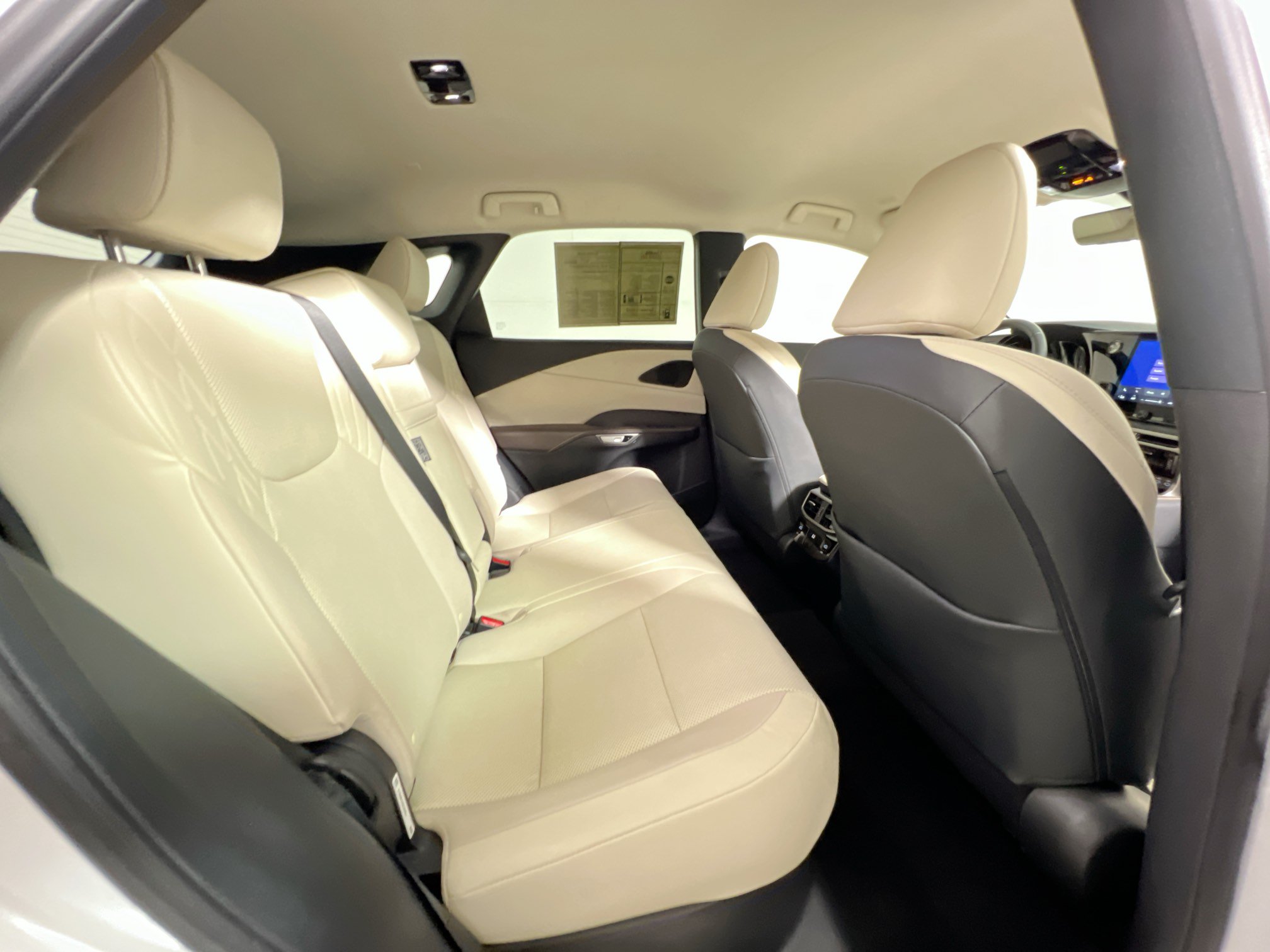 Used 2024 Lexus RX 350 FWD w/ Technology Package image 33