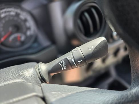 Used 2022 Toyota Tacoma SR AWD/4WD image 33