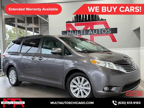 Used 2011 Toyota Sienna XLE image 2