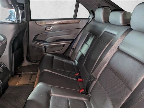 Used 2014 Mercedes-Benz E 250 BlueTEC Sedan image 20