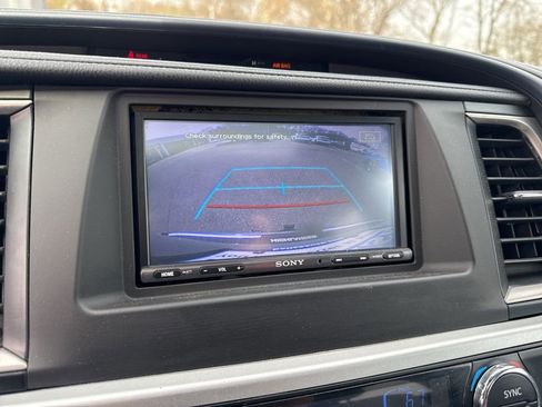 Used 2018 Toyota Highlander XLE AWD/4WD image 12
