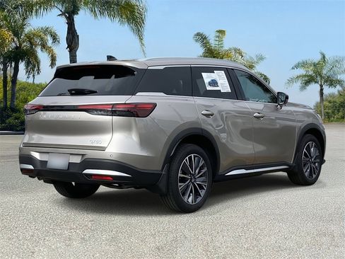 Certified 2026 INFINITI QX60 Luxe w/ Family Package image 4