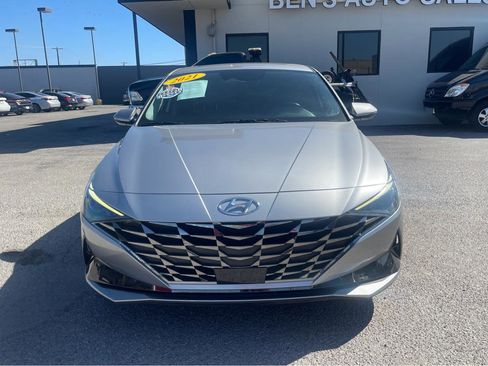 Used 2021 Hyundai Elantra SEL w/ Convenience + Premium Package FWD image 3