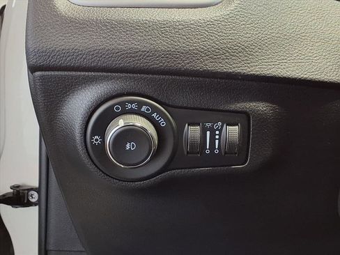 Used 2021 Jeep Compass Latitude image 19