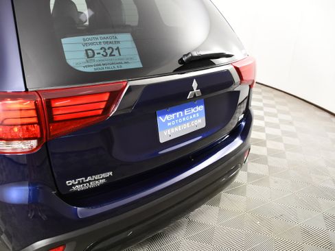 Used 2020 Mitsubishi Outlander LE AWD/4WD image 15