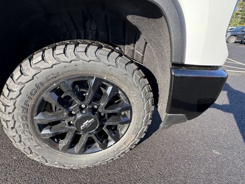 New 2026 Chevrolet Silverado 3500 LT w/ Trail Boss Package image 4