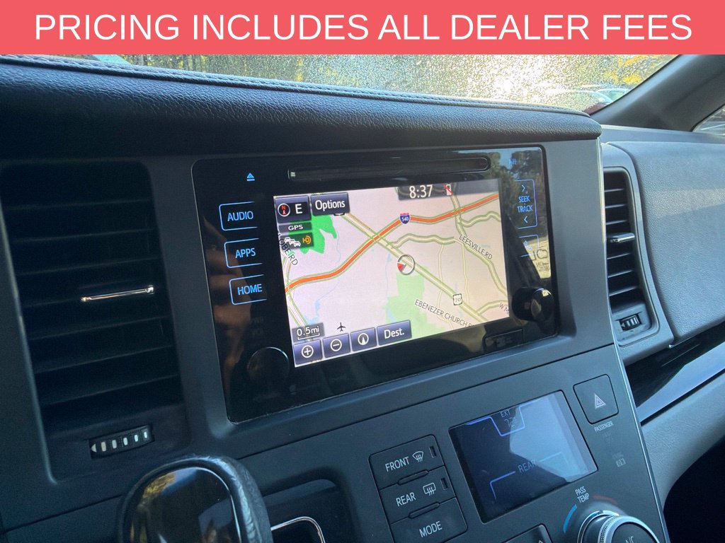 Used 2016 Toyota Sienna XLE Premium FWD image 13