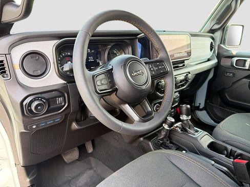 Used 2024 Jeep Wrangler Willys image 25
