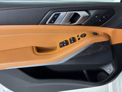 Used 2022 BMW X5 xDrive45e w/ M Sport Package image 16