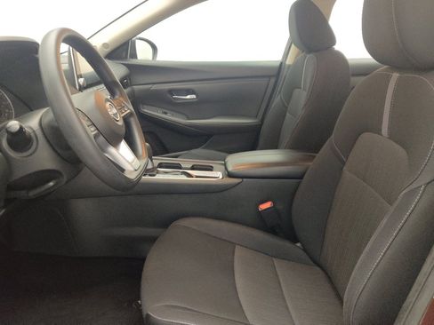 Used 2024 Nissan Sentra SV FWD image 17