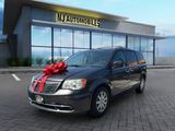 Used 2016 Chrysler Town & Country Touring w/ Driver Convenience Group image 3