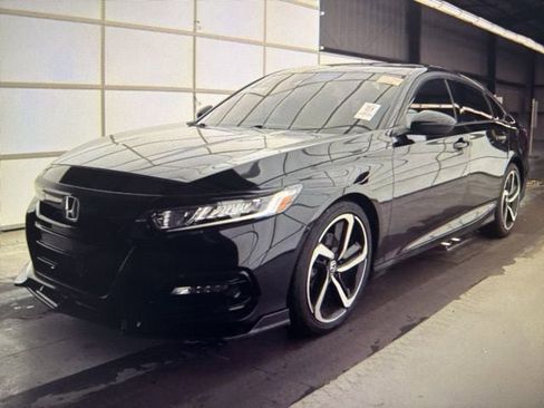 Used 2020 Honda Accord Sport image 3