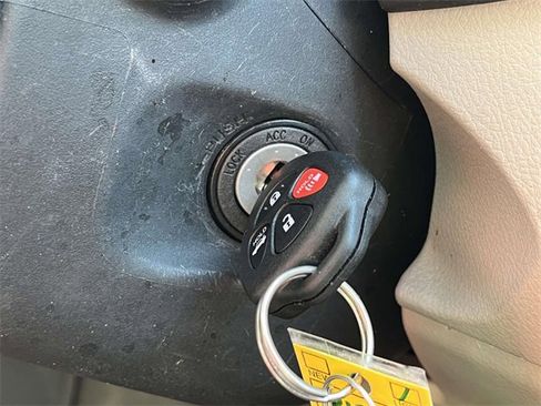 Used 2013 Toyota Corolla LE image 29