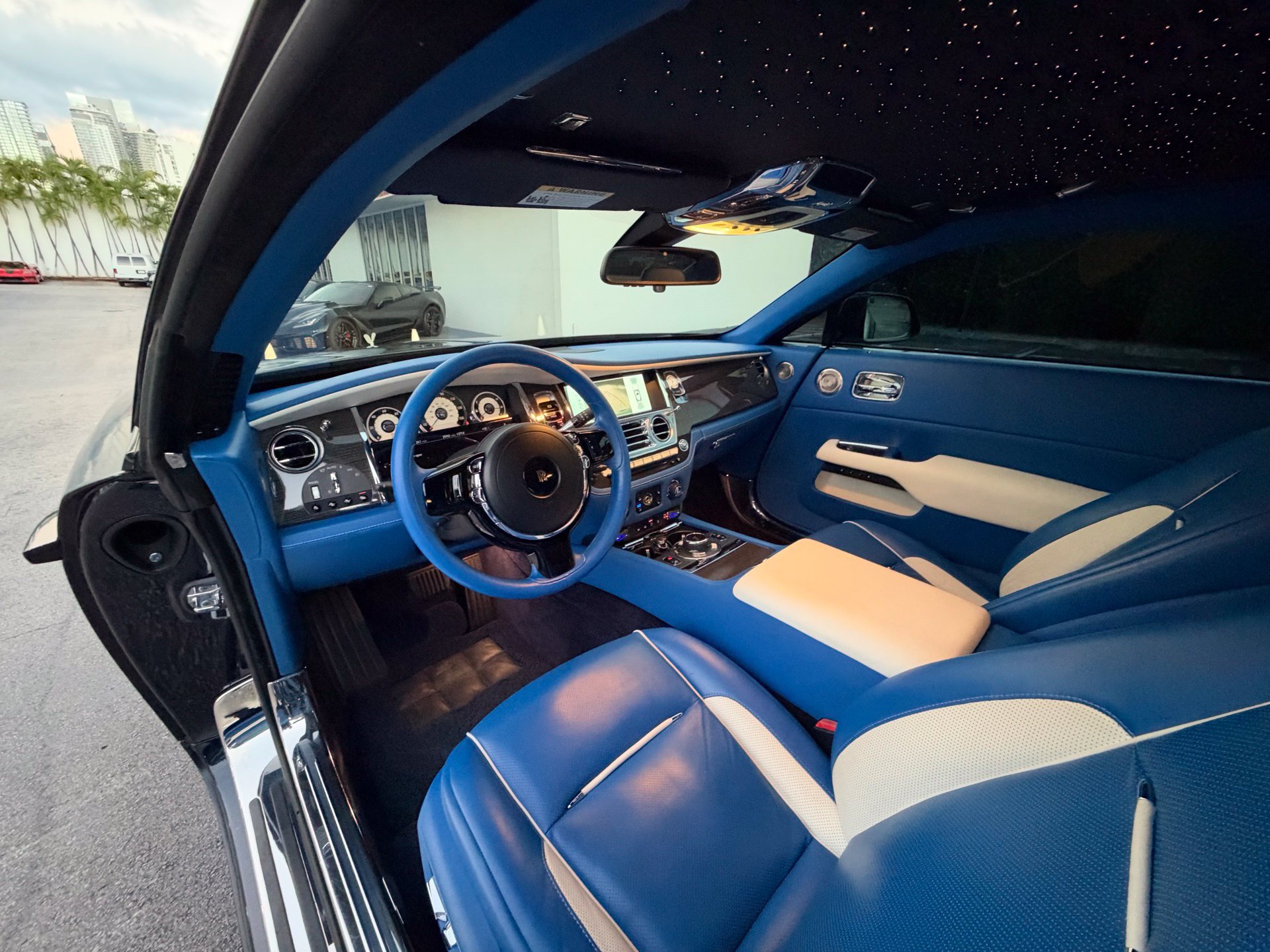 Used 2015 Rolls-Royce Wraith RWD image 6