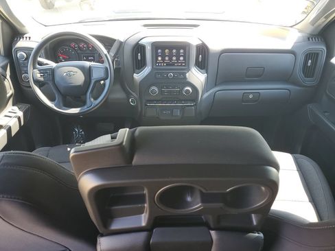 Used 2024 Chevrolet Silverado 1500 Custom Trail Boss w/ Turbomax Blackout Package AWD/4WD image 11
