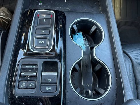 Used 2025 Honda Pilot Elite image 24