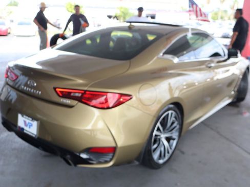 Used 2018 INFINITI Q60 3.0t Luxe RWD image 4