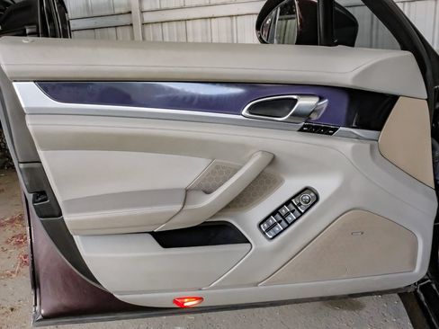 Used 2011 Porsche Panamera 4 AWD/4WD image 42