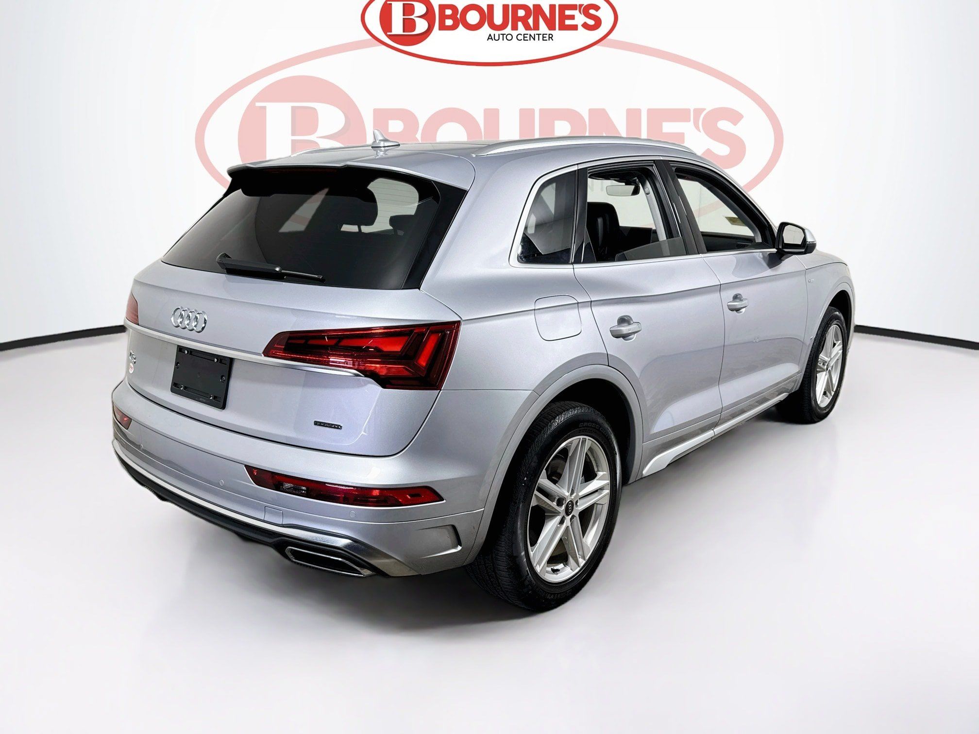 Used 2023 Audi Q5 e Premium Plus w/ Premium Plus Package AWD/4WD image 11