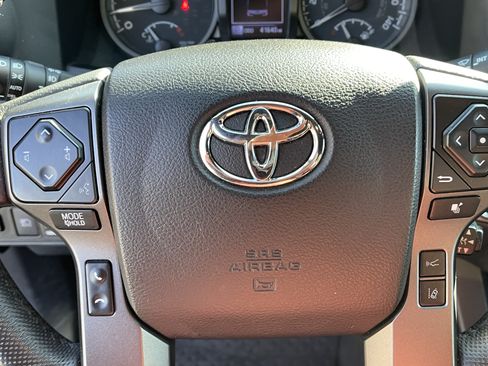 Certified 2021 Toyota Tacoma TRD Off-Road w/ Technology Package AWD/4WD image 19
