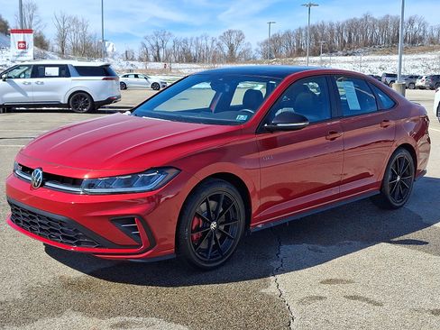 Used 2025 Volkswagen Jetta GLI Autobahn image 3