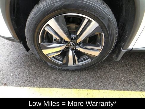 Certified 2025 Nissan Rogue SL w/ SL Premium Package AWD/4WD image 11