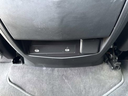 Used 2023 Cadillac Escalade Premium Luxury image 29