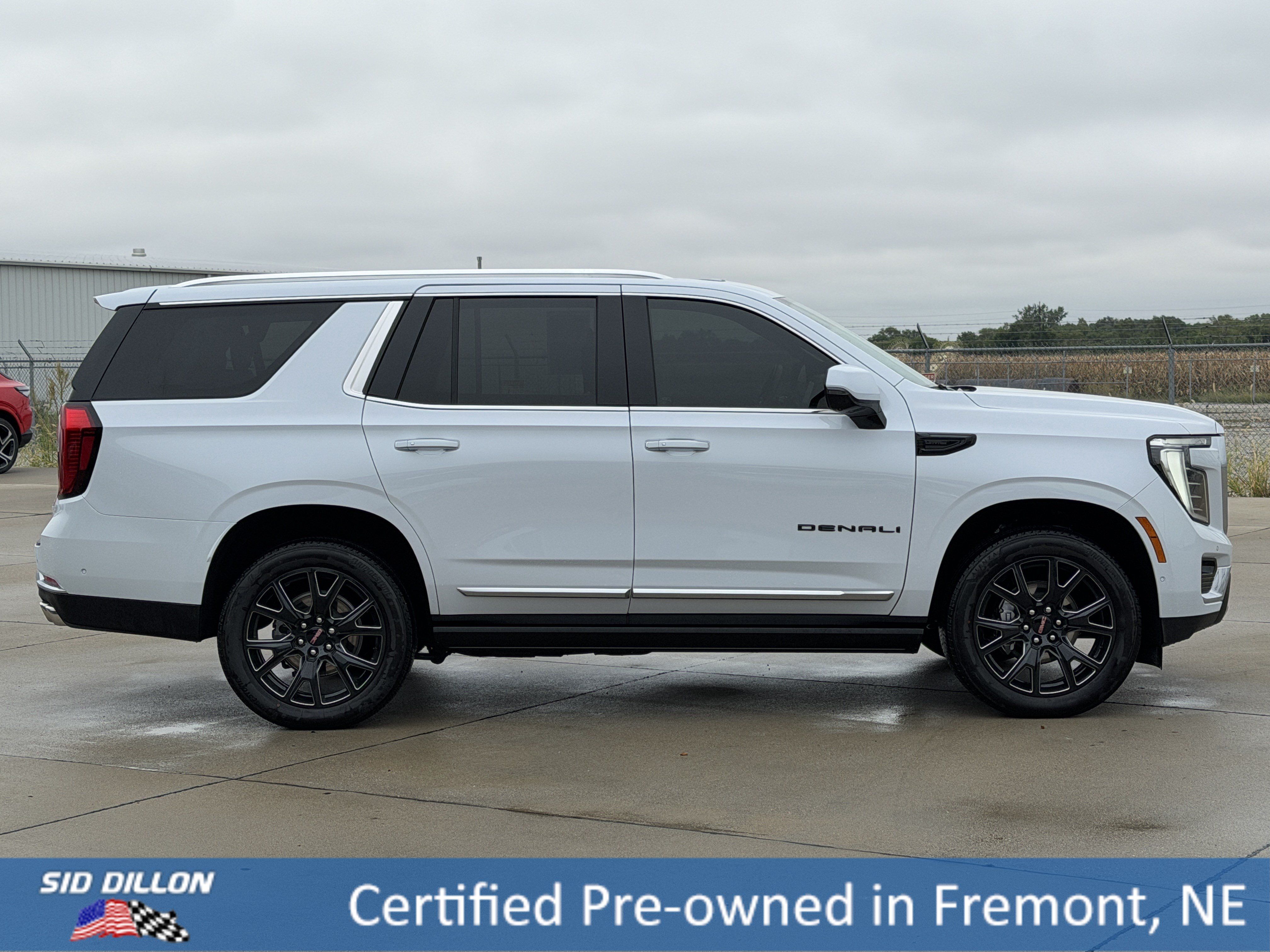 Certified 2026 GMC Yukon Denali w/ Denali Reserve Package AWD/4WD image 3