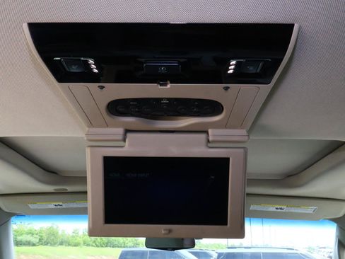 Used 2019 Cadillac Escalade Premium Luxury AWD/4WD image 19