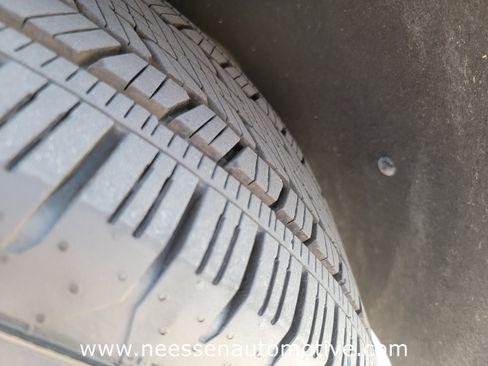 Used 2023 Chevrolet Tahoe LT w/ Luxury Package image 33