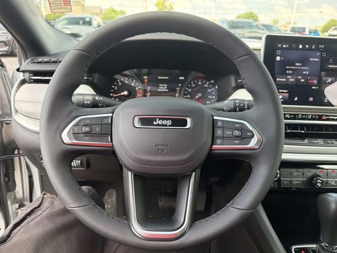 Used 2025 Jeep Compass Limited AWD/4WD image 26