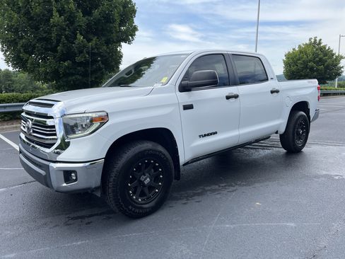 Used 2016 Toyota Tundra SR5 AWD/4WD image 1