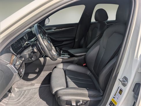Used 2018 BMW 530i xDrive AWD/4WD image 10
