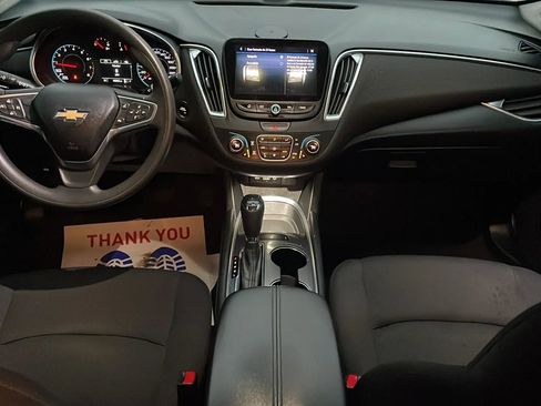 Used 2019 Chevrolet Malibu LT FWD image 17