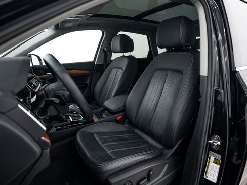 Certified 2023 Audi Q5 2.0T Premium w/ Convenience Package AWD/4WD image 16
