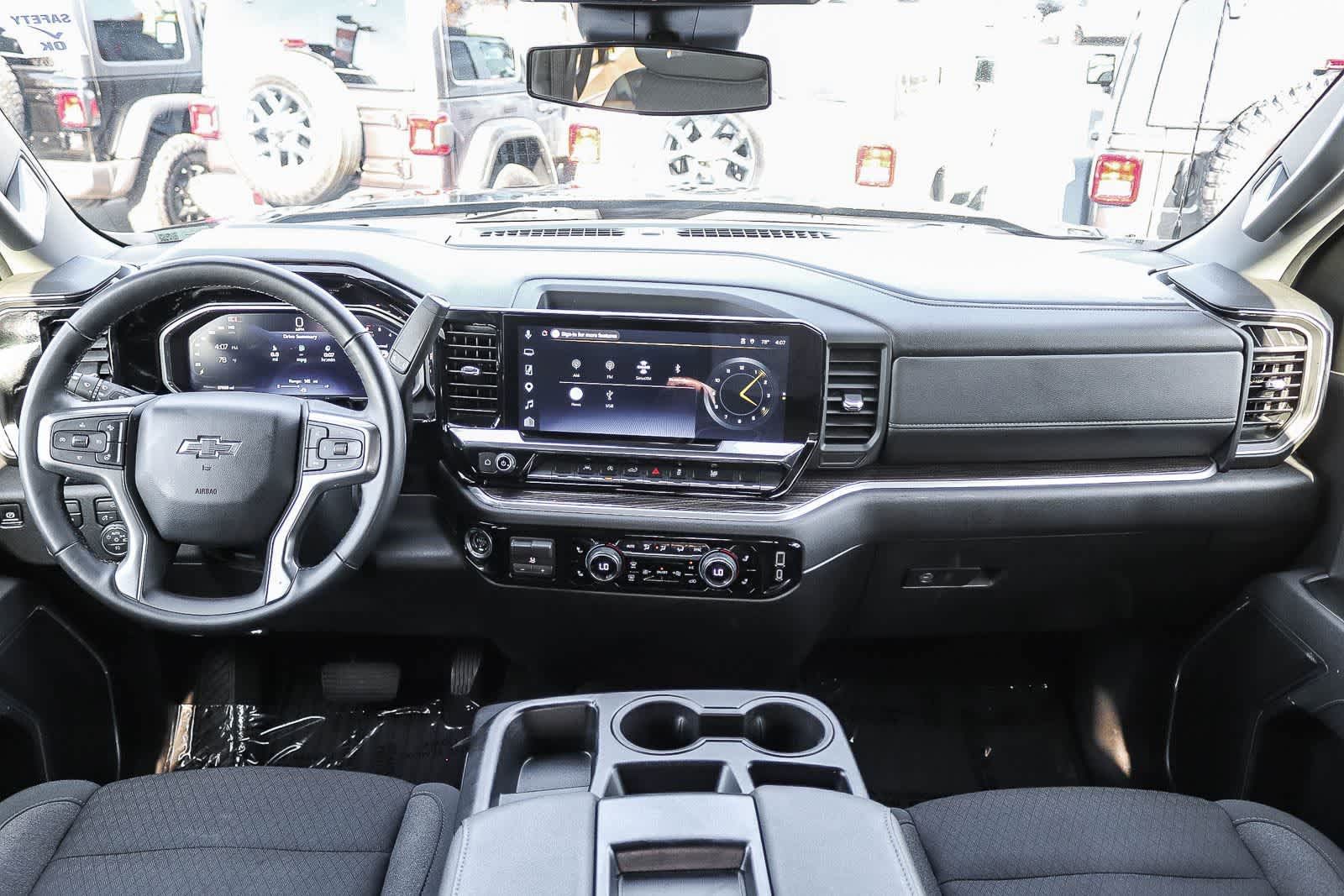 Used 2026 Chevrolet Silverado 1500 RST AWD/4WD image 12