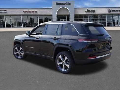 New 2025 Jeep Grand Cherokee Limited w/ Trailer Tow Package AWD/4WD image 5