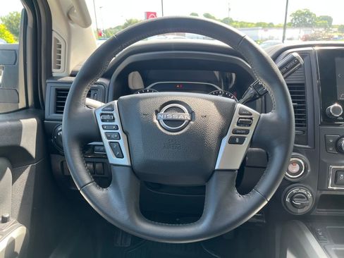 Used 2024 Nissan Titan SV w/ SV Convenience Package AWD/4WD image 25