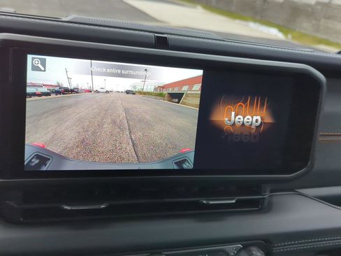 New 2026 Jeep Gladiator Mojave w/ Safety Group AWD/4WD image 18